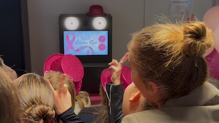 Moment de bonne humeur avec le photobooth Allez... Une Dernière !